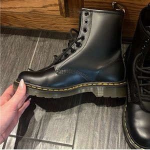 NEW Dr. Martens 1460 women’s smooth leather lace up boots